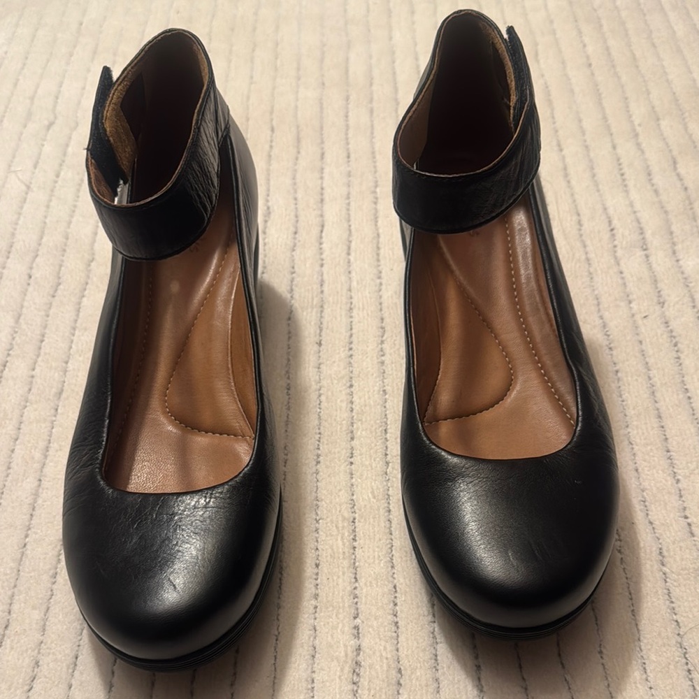 Clarks Black Leather Flats